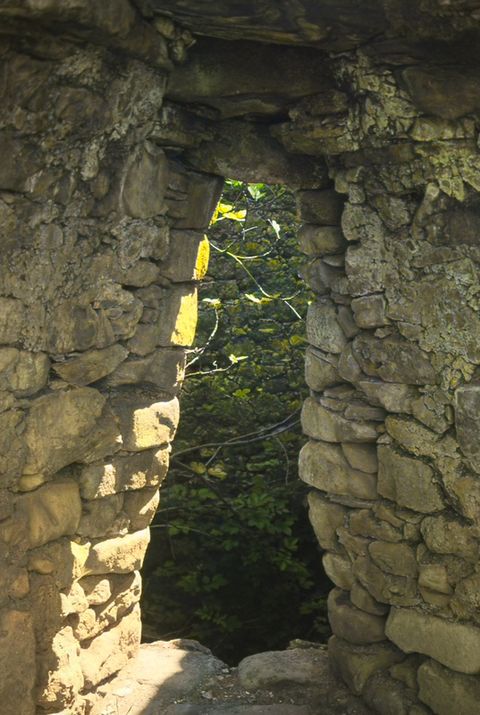 Caleiras da Escusa, entrada de um forno