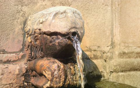 Fonte da Mealhada, relação com a falha de Castelo de Vide